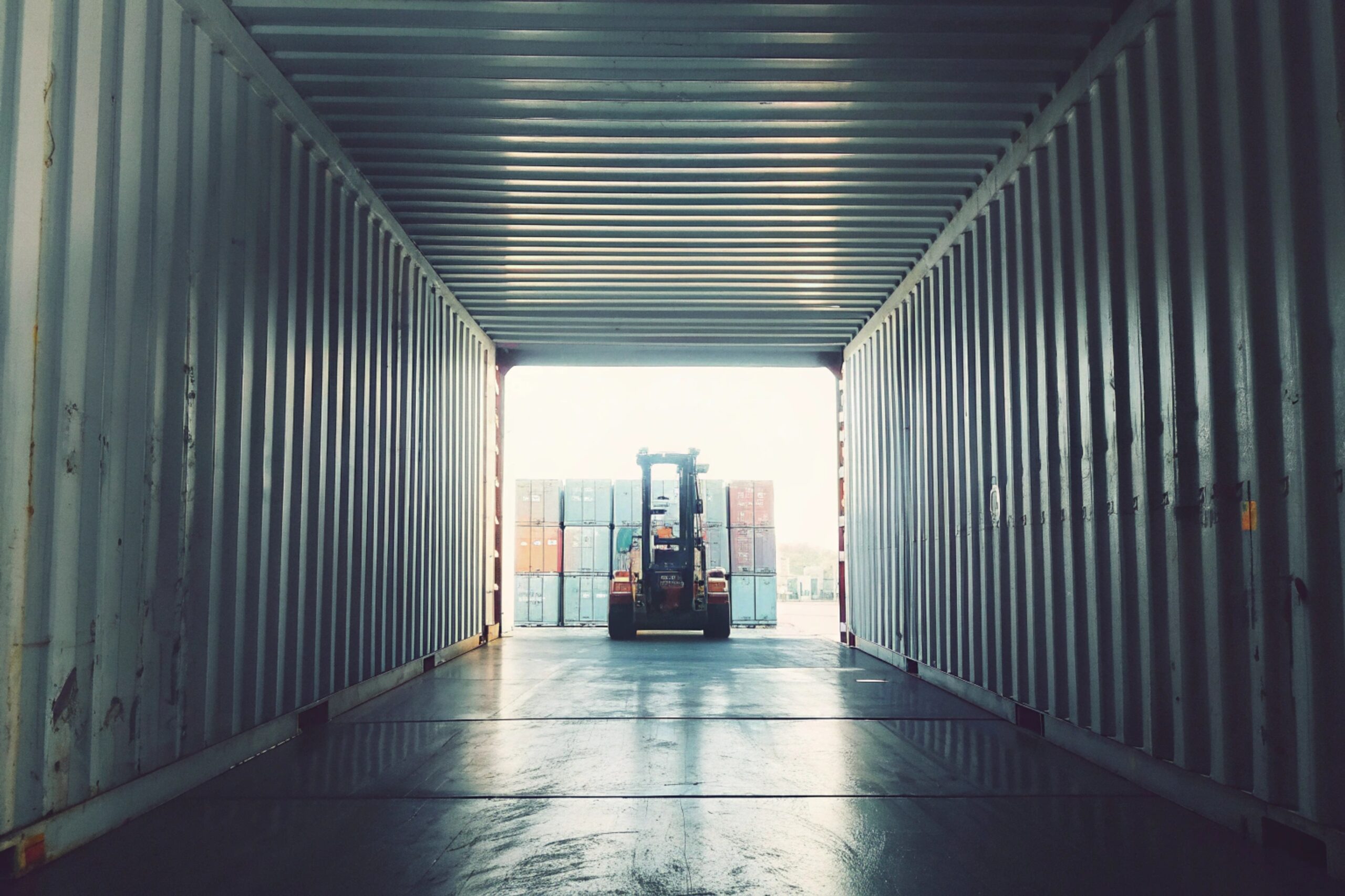 Container loading with track groups